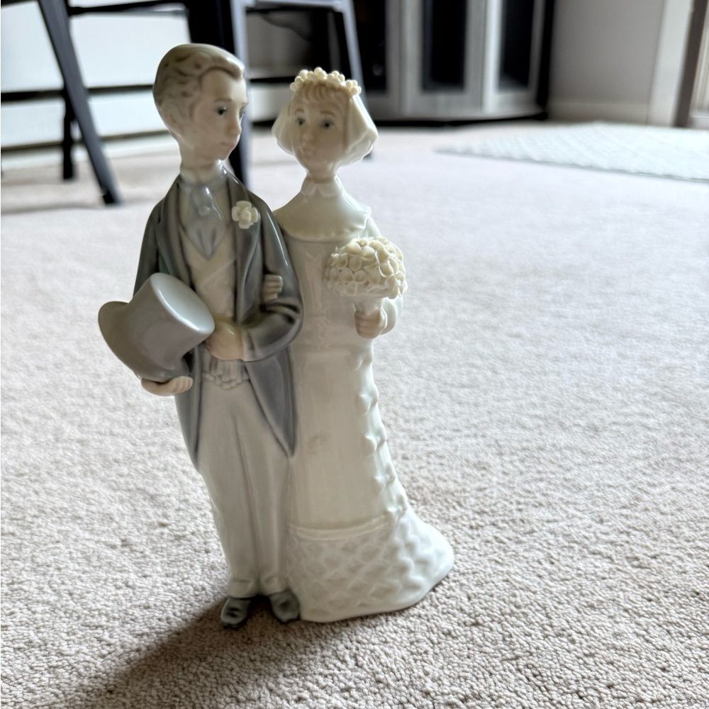 LLadro Figurine Wedding Day Bride & Groom Cake Topper 7 1/2"